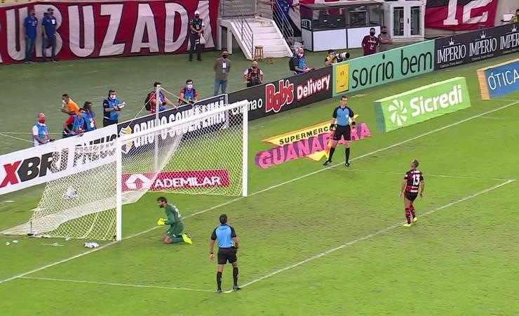 Análise: irreconhecível, Flamengo joga em marcha lenta e castigo deixa lições para final do Carioca
