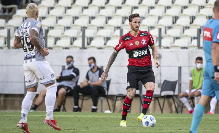Após avaliações, Léo Pereira será relacionado pelo Flamengo para viagem a Porto Alegre