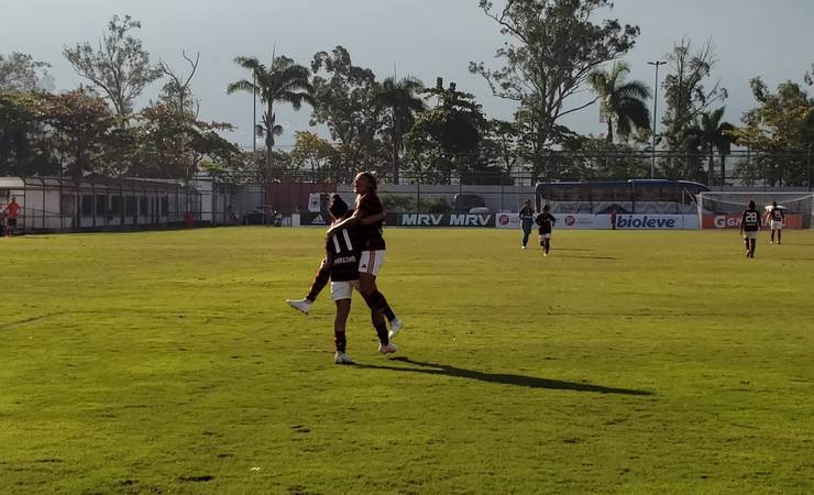Com gol de letra, Flamengo bate o Minas Icesp por 6 a 3 e segue no G-4 do Brasileirão Feminino