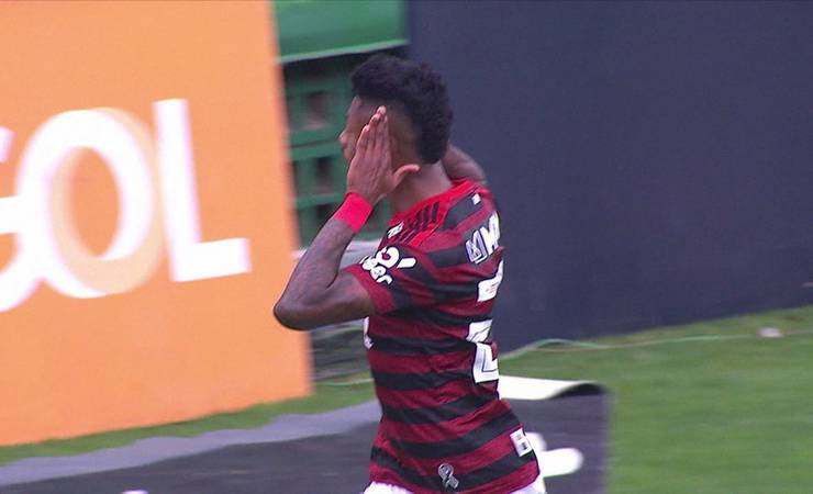 Presentão! Aniversariante, Vitinho ganha credenciais de solução em meio a desfalques no Flamengo