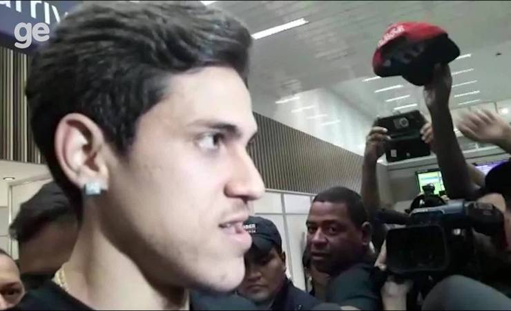 Pedro desembarca no Rio para assinar com o Flamengo: "Faltam só detalhes"