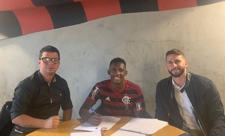 Flamengo renova contrato de Yuri, joia do sub-20, até 2024 e aumenta multa para R$ 223 milhões