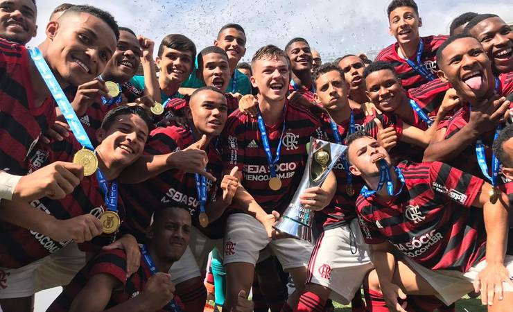 Ausente da Seleção sub-17, Daniel Cabral vibra com título Brasileiro: "Bom demais ser campeão"