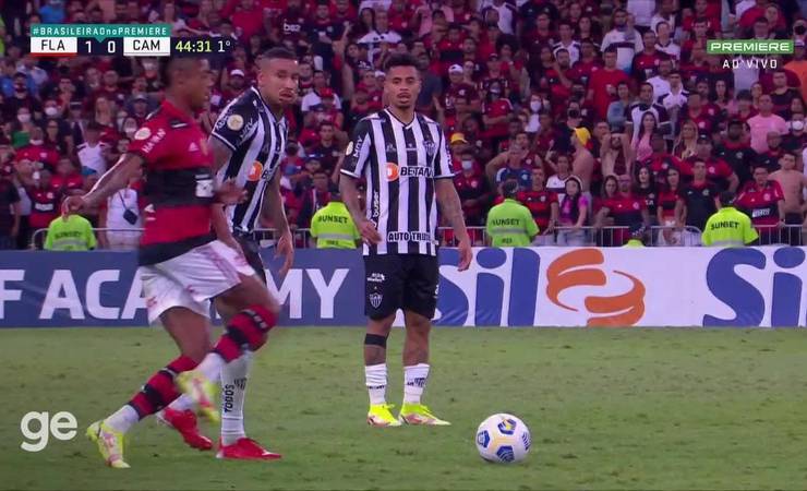 Bruno Henrique recebe terceiro amarelo e está suspenso do próximo jogo do Flamengo