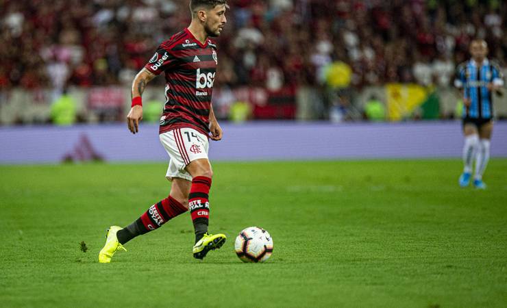 Arrascaeta fica fora de convocação do Uruguai para amistosos antes da final da Libertadores