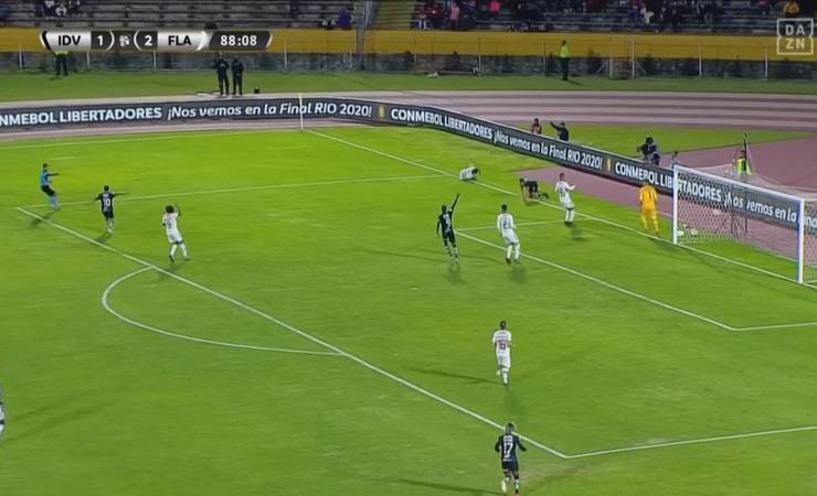 Análise: de igual para igual, Del Valle obriga Jesus a buscar soluções para o Flamengo