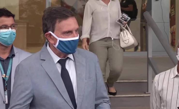 Crivella diz que Flamengo x Athletico no dia 4 de outubro terá público: "Menos 20 mil pessoas nas praias"