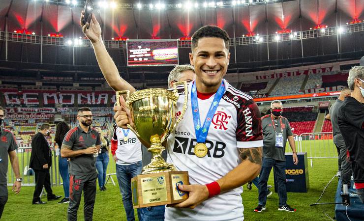 Flamengo exige pagamento à vista, e negociação de João Gomes com clube árabe trava