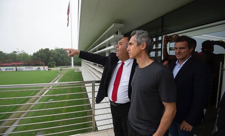 Flamengo monitora situação de jogadores na Rússia e Ucrânia, mas ação do BC limita atuação