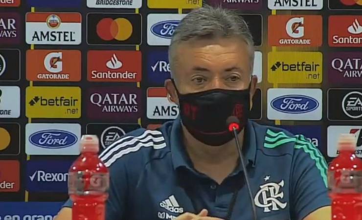 Dome elogia primeiros 35 minutos do Flamengo e agradece dedicação dos jogadores no Equador: "Não é fácil"
