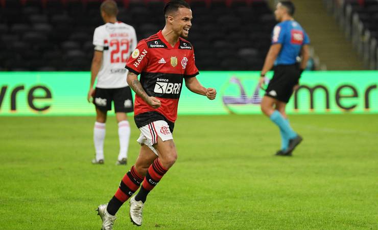 Michael revela depressão no Flamengo em 2020: "Eu gritei por socorro"