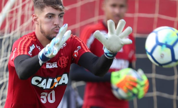 América-MG encaminha contratação do goleiro Thiago, do Flamengo