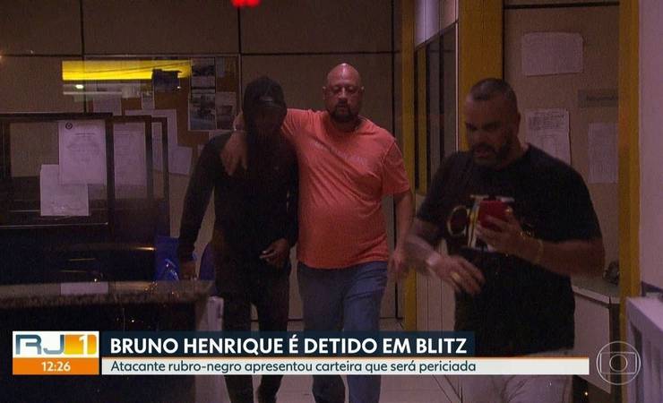 Parado em blitz, Bruno Henrique recusa bafômetro e apresenta CNH que não está no sistema; perícia analisa se documento é falso