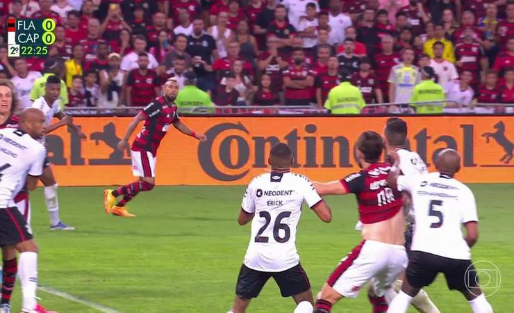 Flamengo reclama de pênalti em Léo Pereira: veja o lance e opiniões