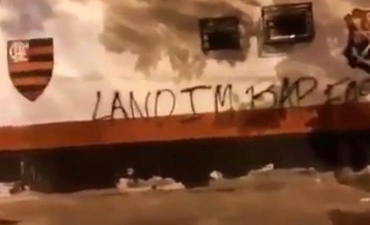 Muro da Gávea é pichado com críticas a Rodolfo Landim, BAP e frase: “Somos democracia”