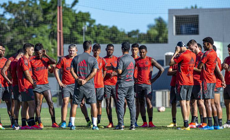 Flamengo analisa duas opções no período de jogos proibidos no Rio: Nova Iguaçu e Volta Redonda