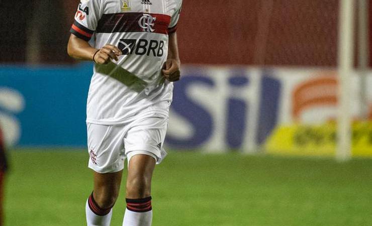 “Prazer de correr pelos outros”: Willian Arão dá passo atrás para o Flamengo andar para frente