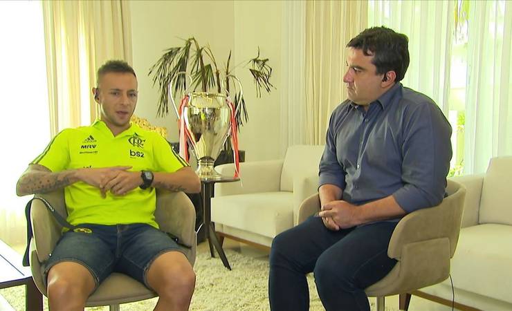 Rafinha imagina Flamengo x Liverpool: "Está muito na nossa frente, mas final tudo é possível"