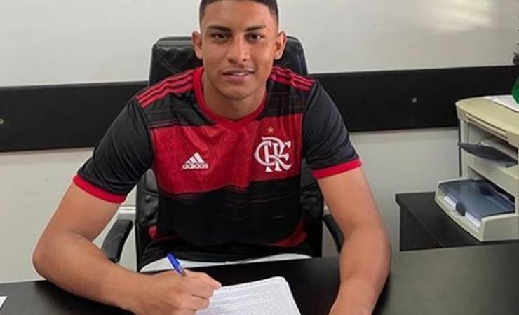 Sobrevivente de tragédia no Ninho, Francisco Dyogo comemora primeiro contrato profissional
