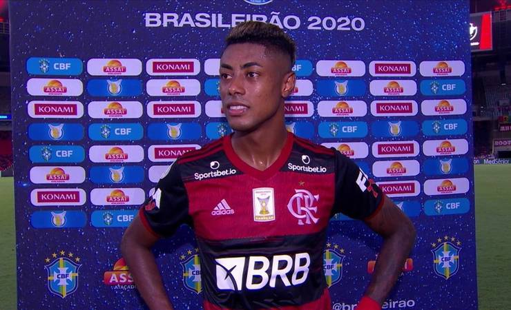Bruno Henrique, do Flamengo, marca contra o Vasco o seu 100º gol na carreira