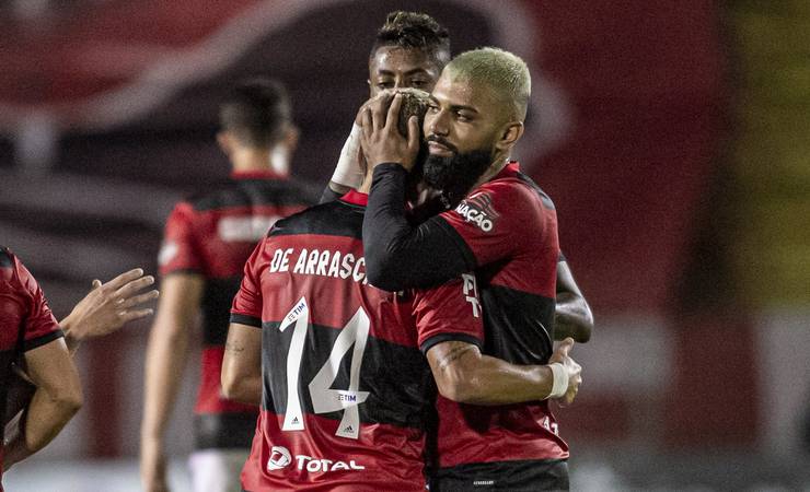 Atuações do Flamengo: trio ofensivo se destaca na vitória sobre o Bangu