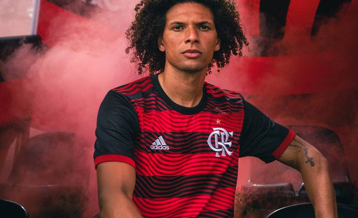 Flamengo lança novo uniforme em homenagem à torcida: "a maior paixão do mundo"