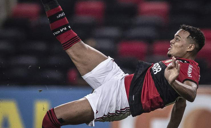 Rodrigo Muniz pedala para cima da desconfiança e marca território em concorrência pesada no Flamengo