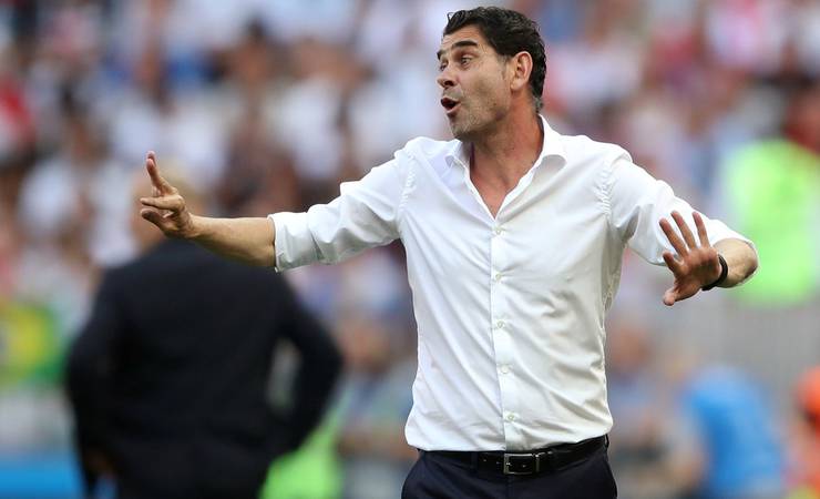 Leque de opções: Fernando Hierro é oferecido e entra para lista de alternativas do Flamengo