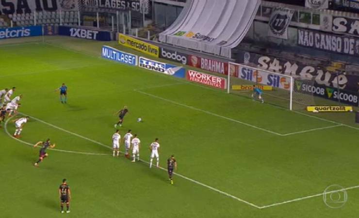 Desde sua chegada ao Flamengo, em 2019, Gabigol supera em gols por clubes Messi, Mbappe e CR7