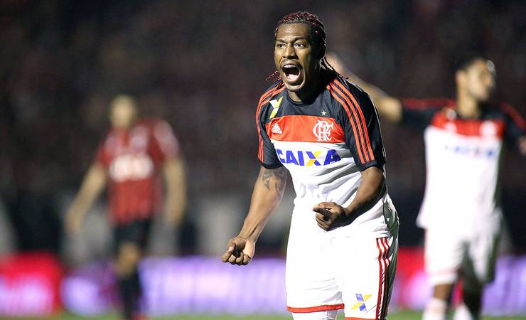 Decisivo no último duelo da Copa do Brasil com Athletico, Amaral vê roteiro de 2013:"Vai dar Flamengo"