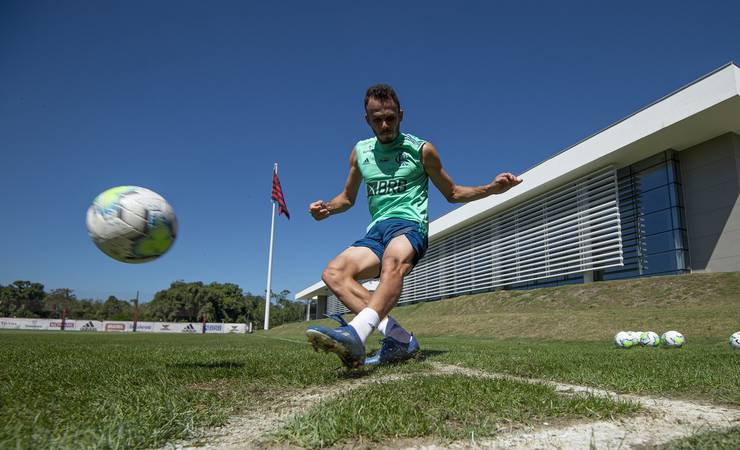 Rotação de Dome dá mais espaço ao elenco, e Renê tem como trunfo os bons números no Flamengo