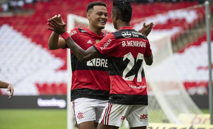 Análise: padrão bem definido minimiza desfalques, e Flamengo 100% chega a quatro jogos sem levar gol