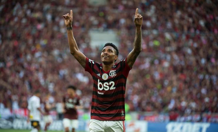 Flamengo na raiz, Vitinho prevê mobilização de Copa do Mundo na final com River: "Dia fantástico"