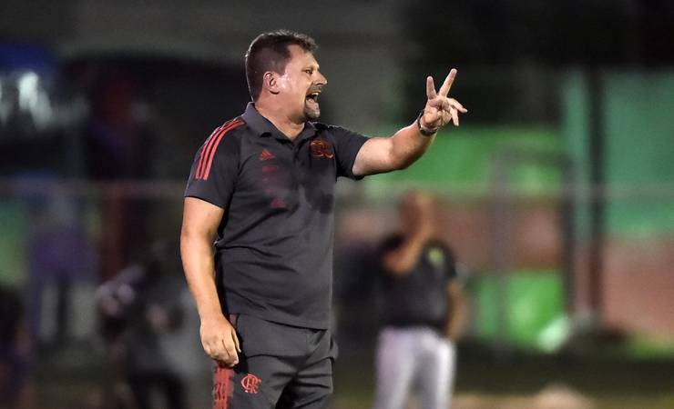 CBF avalia nome de Fábio Matias, técnico do sub-20 do Flamengo, para substituir André Jardine