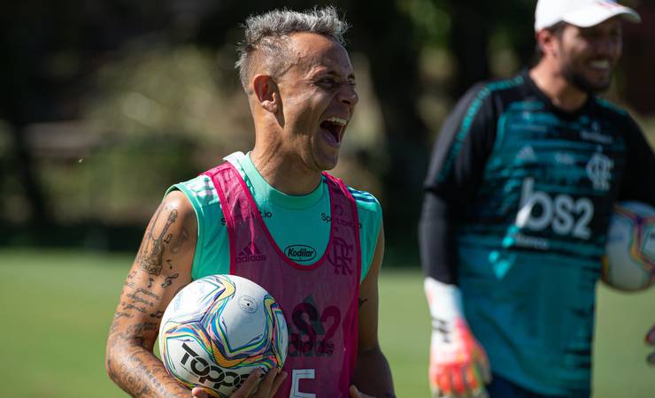 Dois exames, dois ônibus e sem concentração: a programação do Flamengo para encarar o Bangu