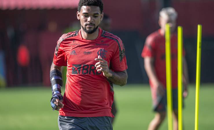Bruno Viana é regularizado, mas ainda não fará estreia pelo Flamengo na próxima partida