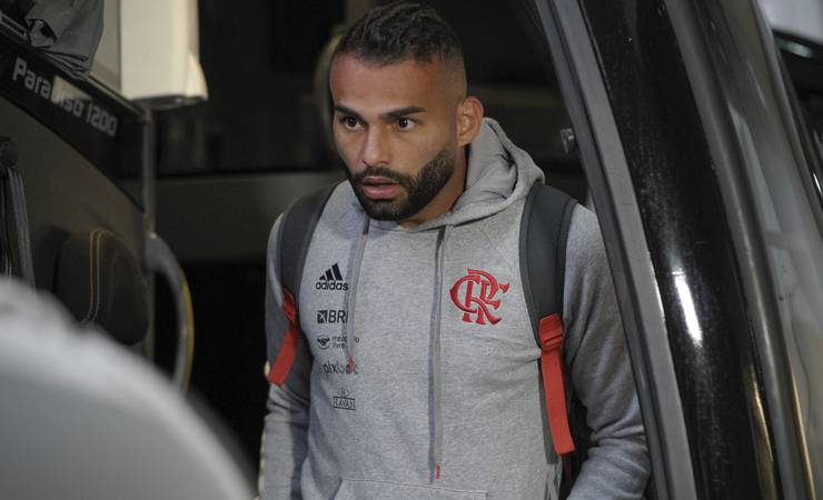 Thiago Maia valoriza elogios de Paulo Sousa no Flamengo: "Ele é volante"; Ribeiro exalta compactação