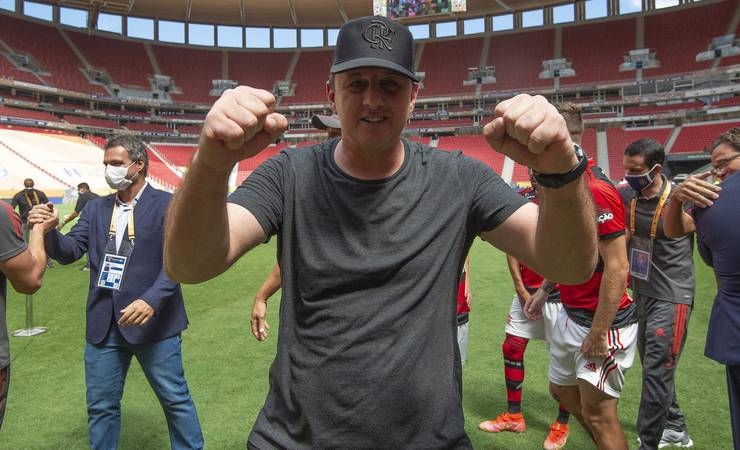 Ceni vê elenco do Flamengo sem reposição para Everton Ribeiro e Arrascaeta: "Especiais"