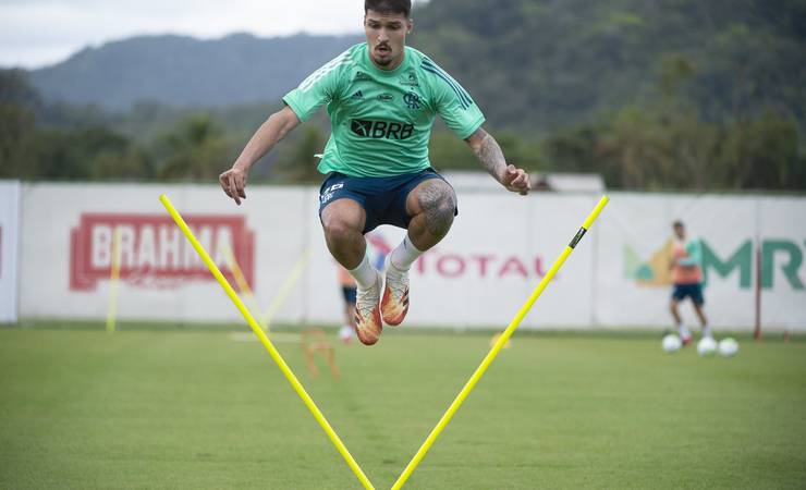 Dentro e fora de campo, Thuler vive momento de transição no Flamengo e encaminha renovação