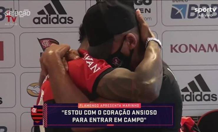 Sabia não. Pai de Marinho descobre ida ao Flamengo em campo do Vasco e resume sonho no Ninho: "Iria de novo"