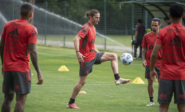 Renovação de Filipe Luís com o Flamengo por mais um ano é publicada no BID da CBF