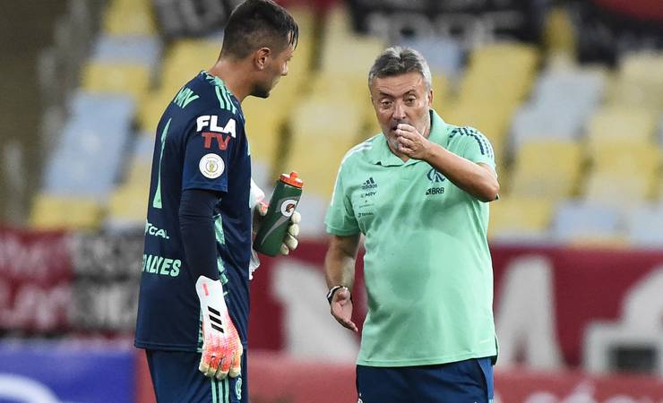 Flamengo informa que Diego Alves está com Covid-19