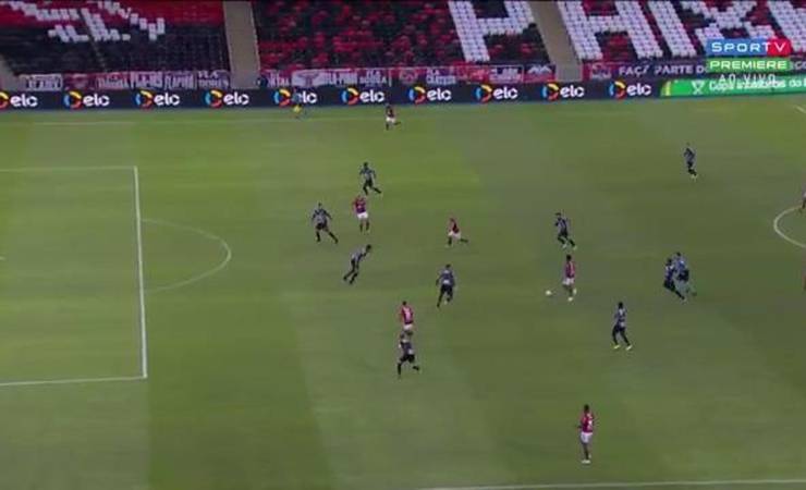 Após quarta goleada em cinco jogos no Flamengo, Renato elogia o grupo e brinca com Gabigol: "Chatão"