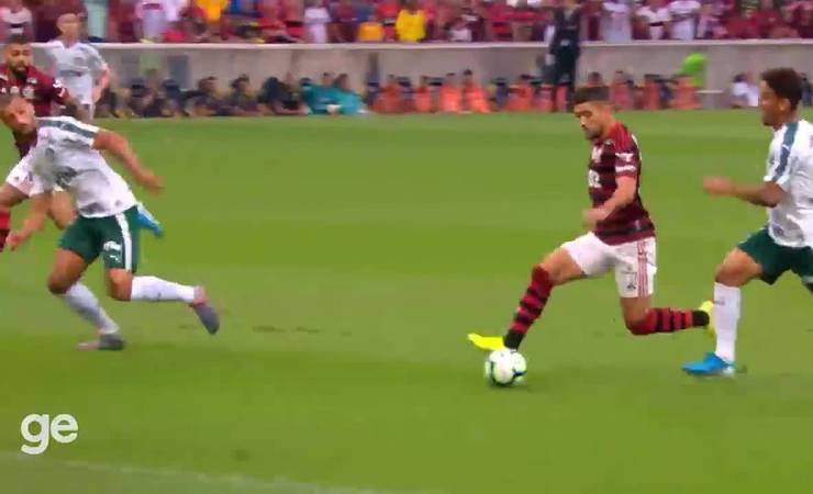 Destaque do Flamengo, Arrascaeta é o 3º na elite do país a superar marca de 50 assistências por um clube