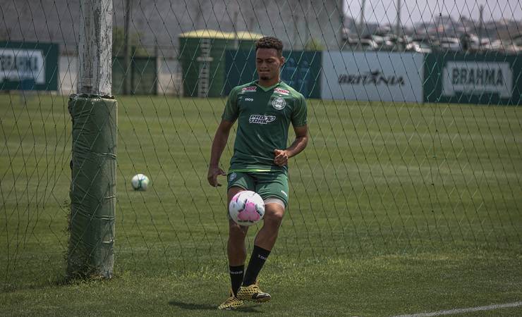 Flamengo pede o retorno do atacante Rodrigo Muniz ao Coritiba