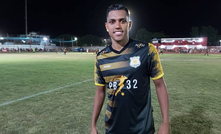 De férias no ES, Pedro Rocha não vê a hora de "sentir realmente na pele o que é ser Flamengo"