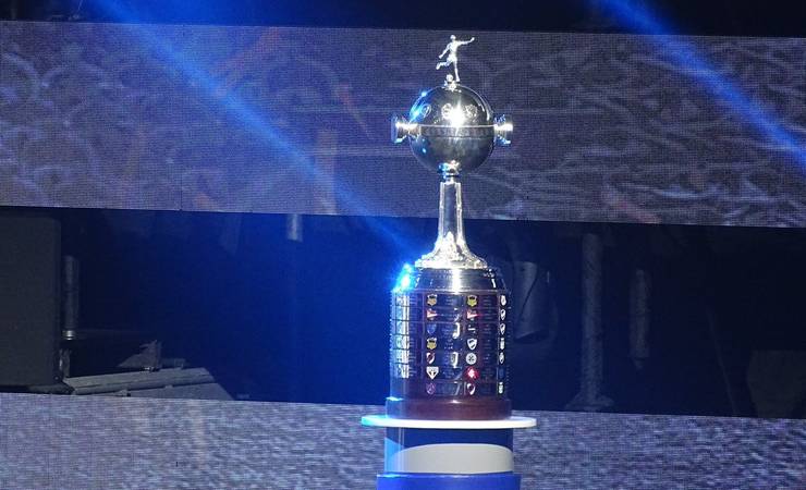 Com chance de clássicos e duelos entre brasileiros, sorteio define oitavas da Libertadores