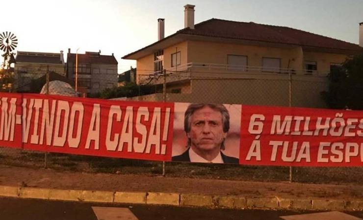Bombeiro conhecido: crise técnica e política leva Benfica a tirar Jorge Jesus do Flamengo