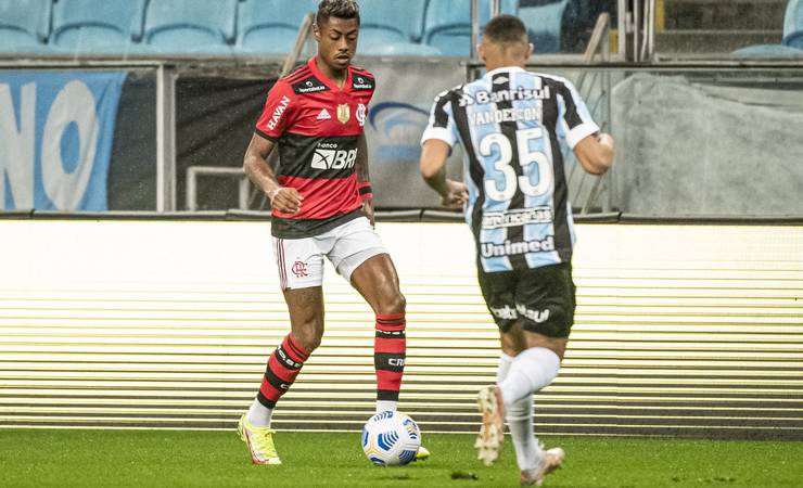 Exame aponta lesão na coxa direita de Bruno Henrique, informa o Flamengo