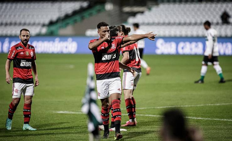 Atuações do Flamengo: Rodrigo Muniz decide em noite impecável de Filipe Luís e Willian Arão